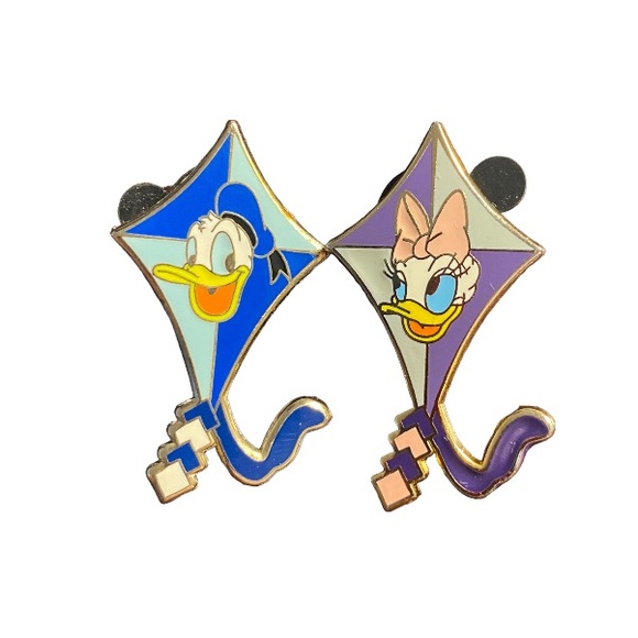 Disney Other Disney Collector Trading Pins Donald Daisy Duck Kites